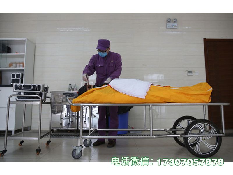 钦北入殓整容台